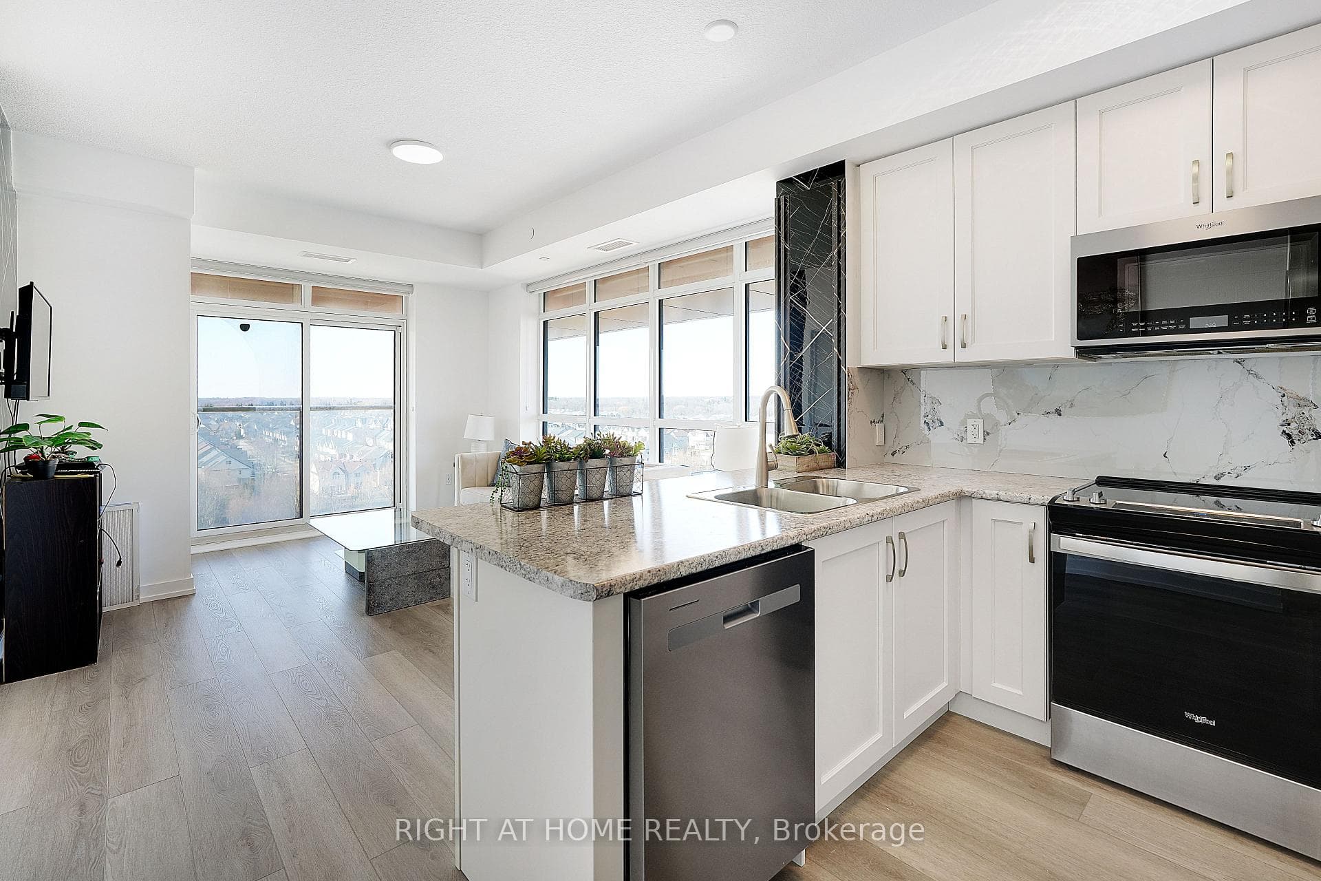 460 Dundas Street Unit 905, Hamilton