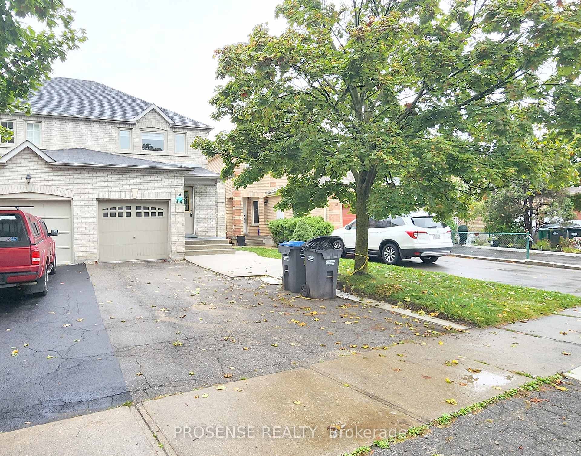 44 Carrie Crescent, Brampton, ON L6Y 4Z1 - Photo 1