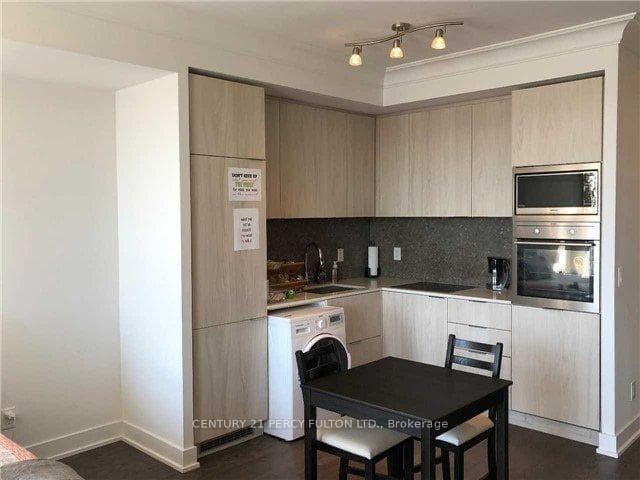 318 Richmond Street Unit 2510, Downtown Toronto / Waterfront, ON M5V 0B4 - Photo 1