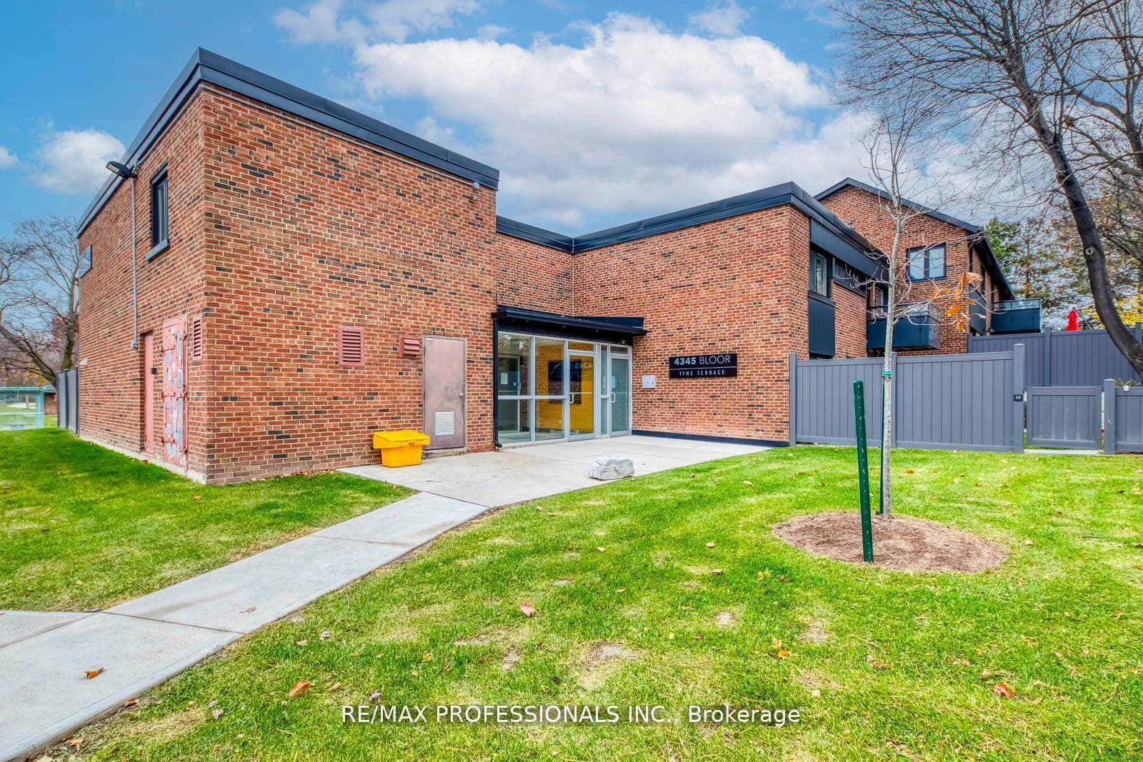 4345 Bloor Street Unit 51, Etobicoke (Islington / Rexdale), ON M9C 2A4 - Photo 1