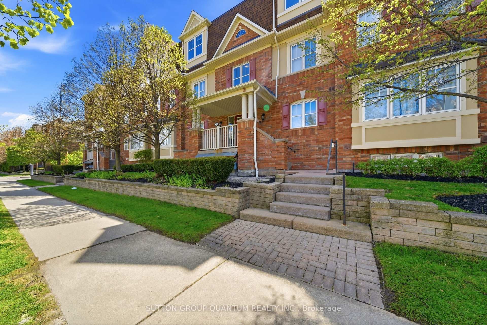 594 Shoreline Drive Unit 3, Mississauga, ON L5B 0A8 - Photo 1