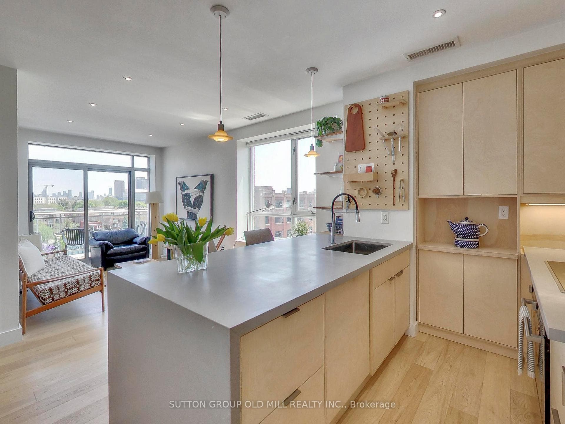 2495 Dundas Street Unit 712, Bloor West Village / Swansea, ON M6P 1X4 - Photo 1