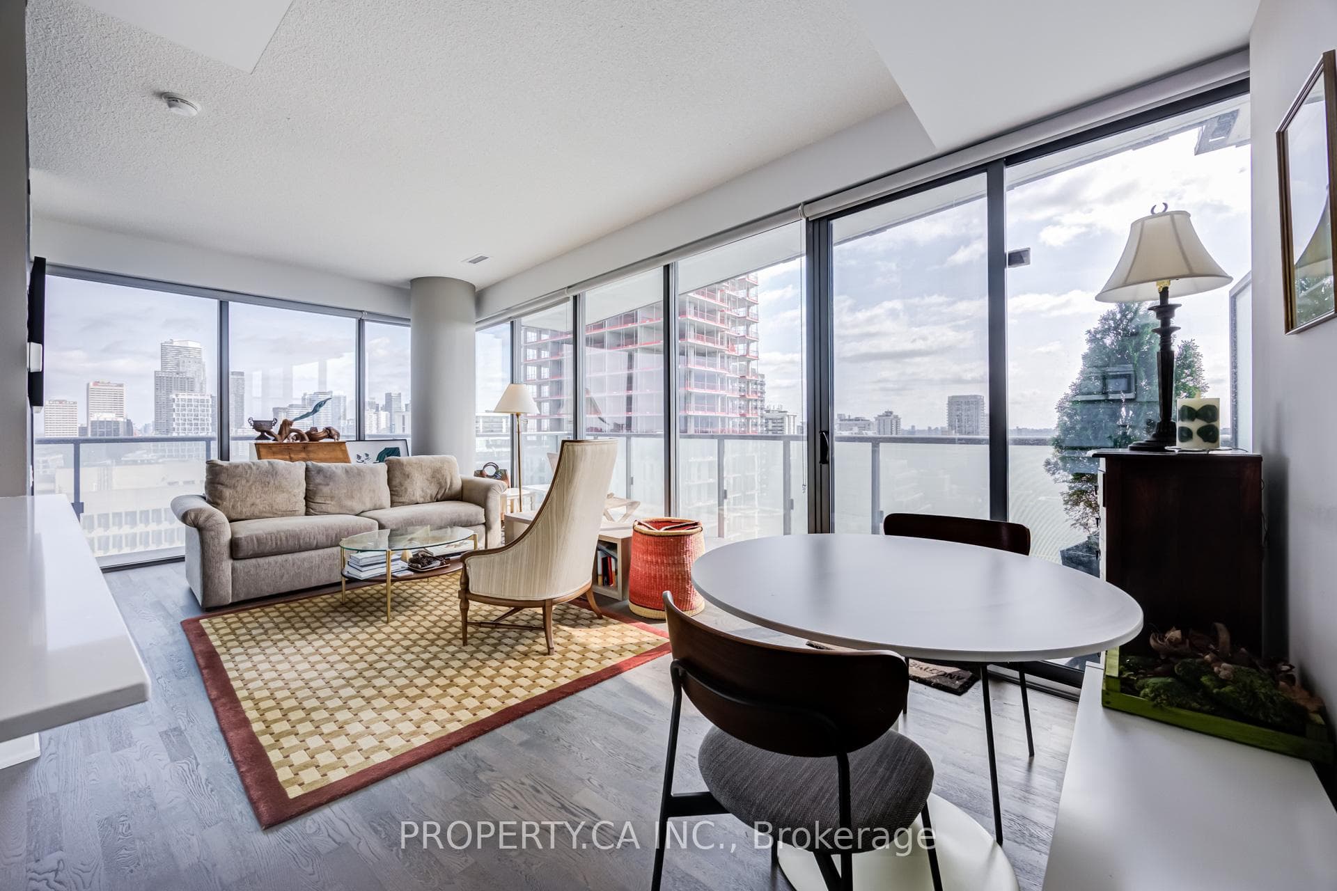 1815 Yonge Street Unit 1906, Leaside / Davisville, ON M4T 2A4 - Photo 1
