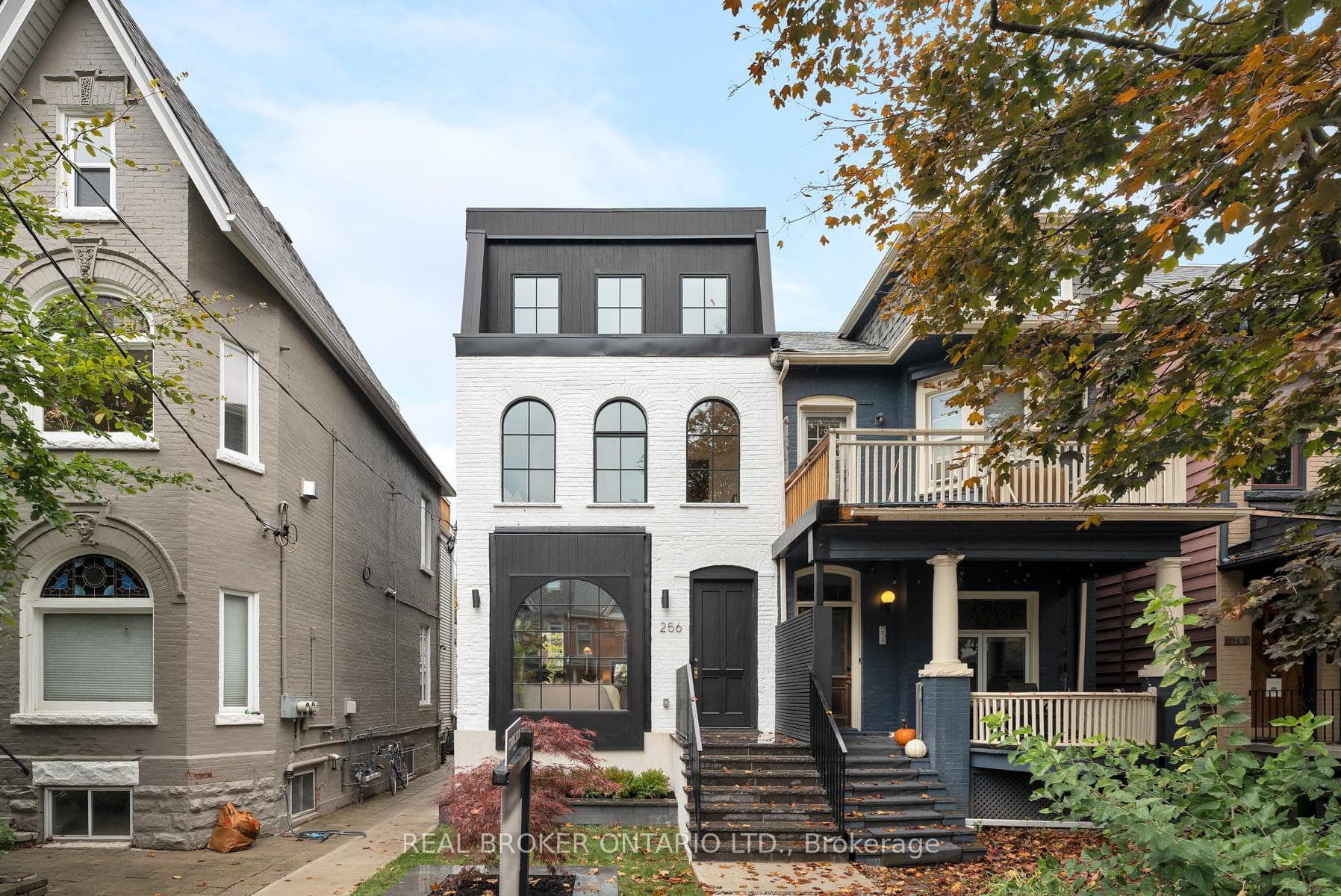 256 Major Street, Downtown Toronto / Waterfront, ON M5S 2L6 - Photo 1