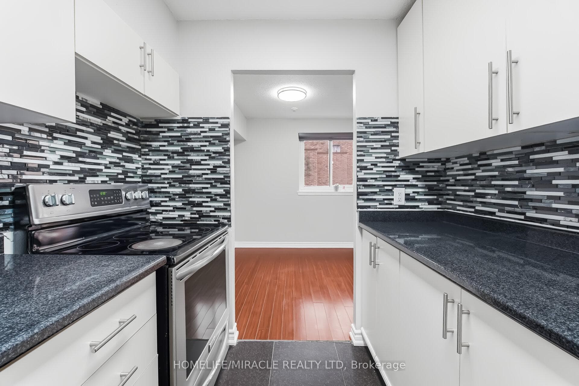 140 Ling Road Unit 103, Rouge / Port Union / Malvern, ON M1E 4V9 - Photo 1