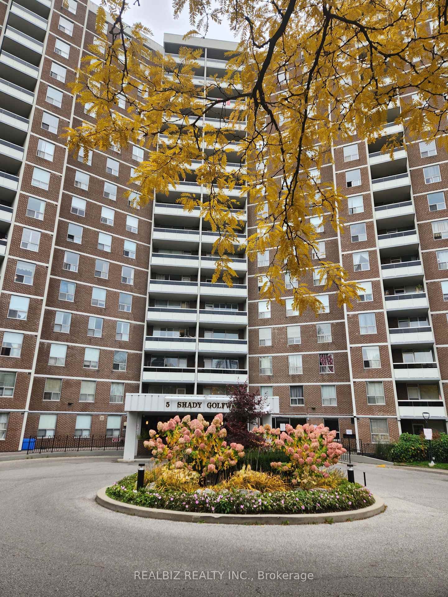 5 Shady Golfway Unit 110, Flemingdon Park / Don Mills, ON M3C 3A5 - Photo 1