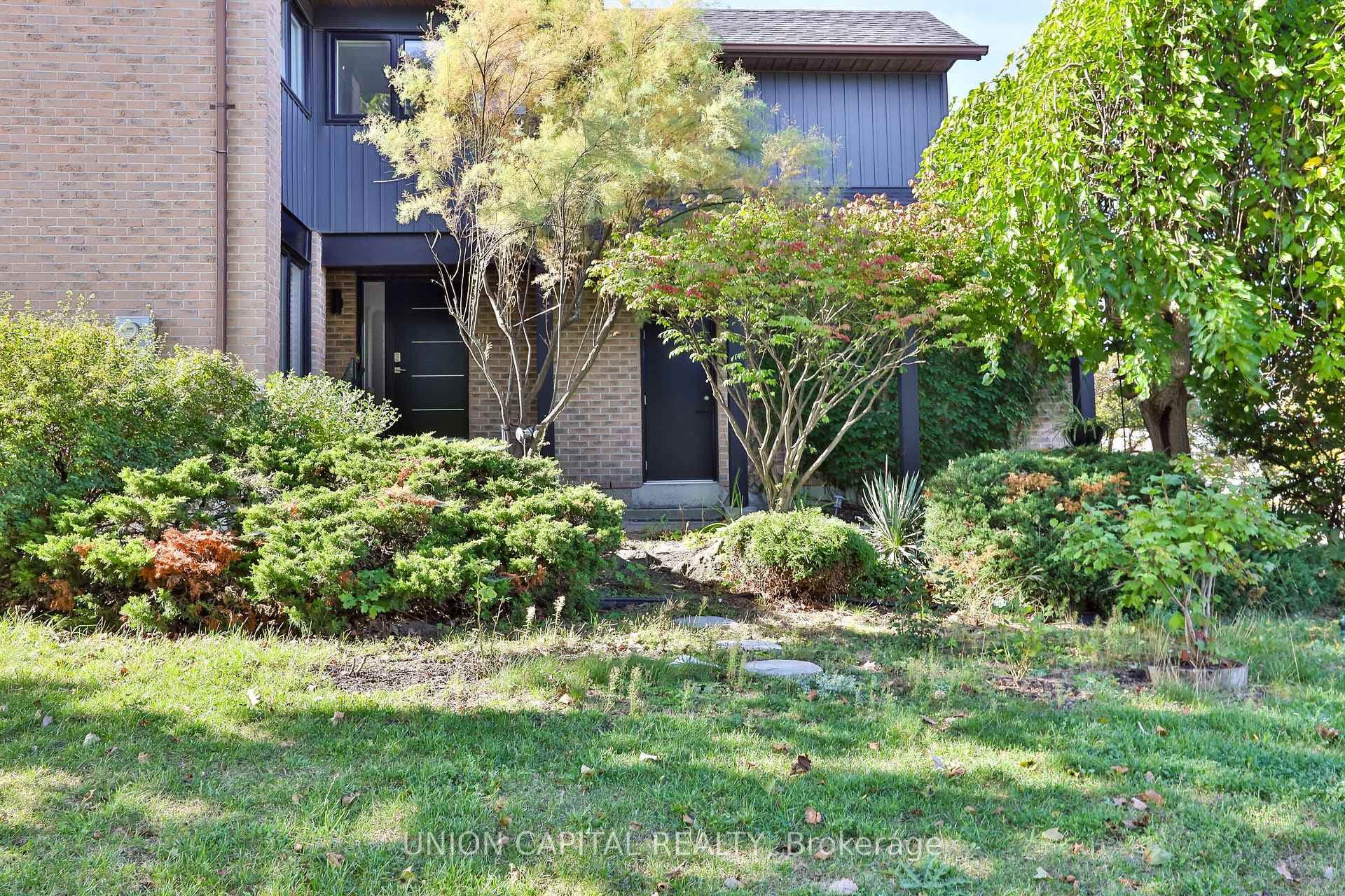 168 Kingsbridge Garden Circle, Mississauga, ON L5R 1T5 - Photo 1