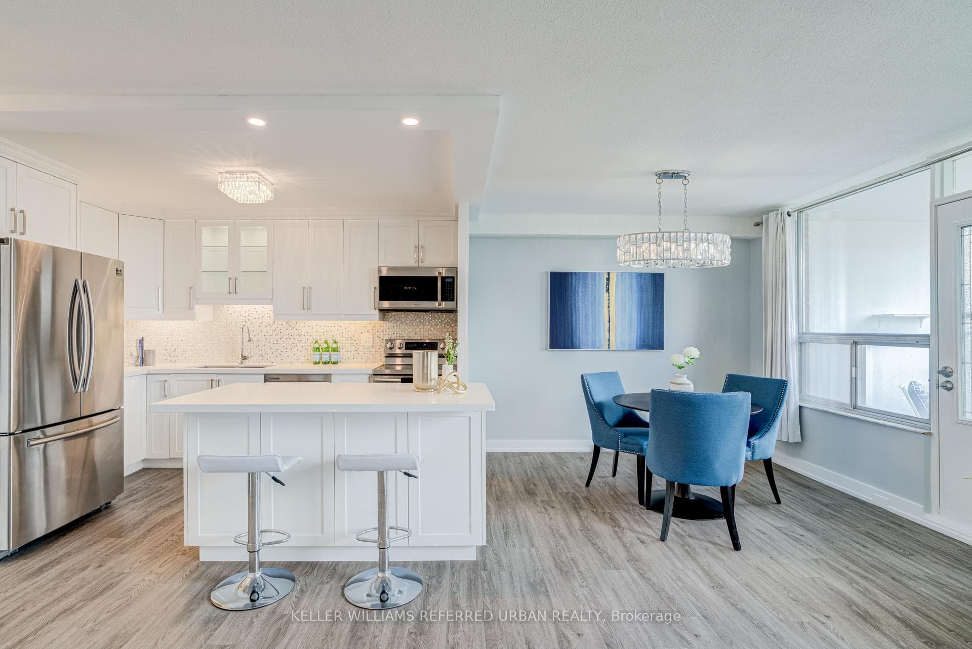 10 Edgecliff Golfway Unit 1417, Flemingdon Park / Don Mills, ON M3C 3A3 - Photo 1