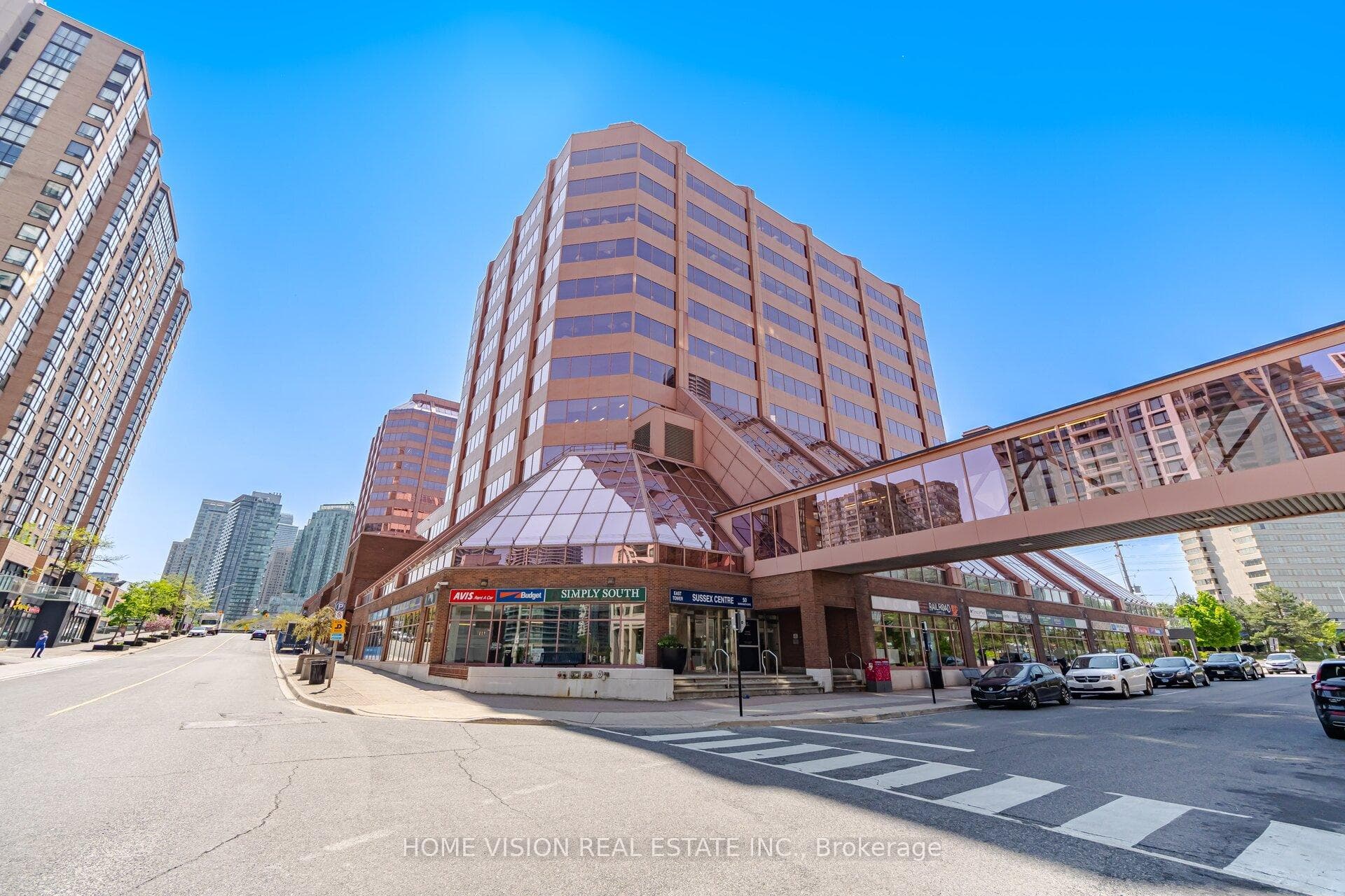 50 Burnhamthorpe Road Unit 106, Mississauga
