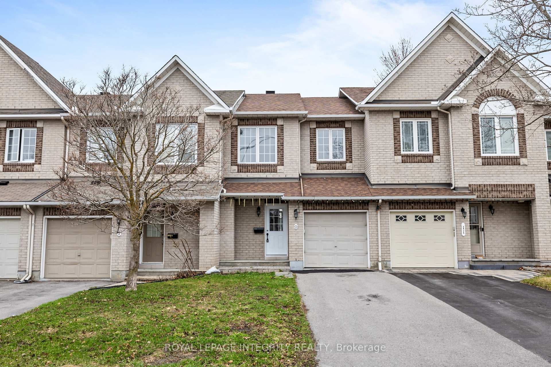 9 Flowertree Crescent, Kanata