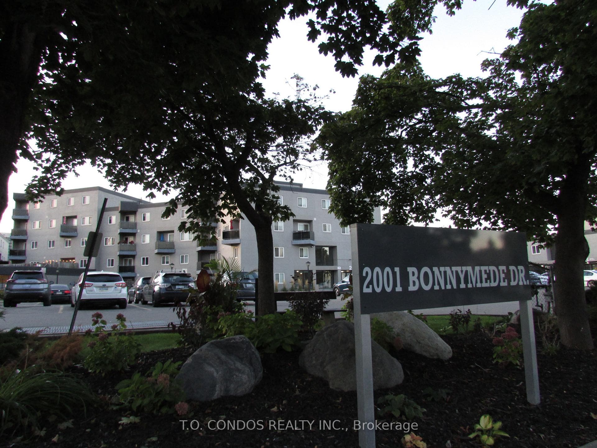 213-2001 Bonnymede Dr