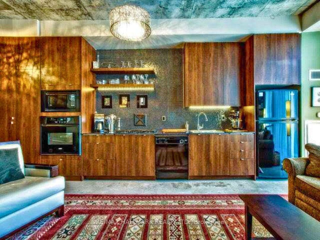 23 Brant Street Unit 310, Downtown Toronto / Waterfront, ON M5V 2L5 - Photo 1