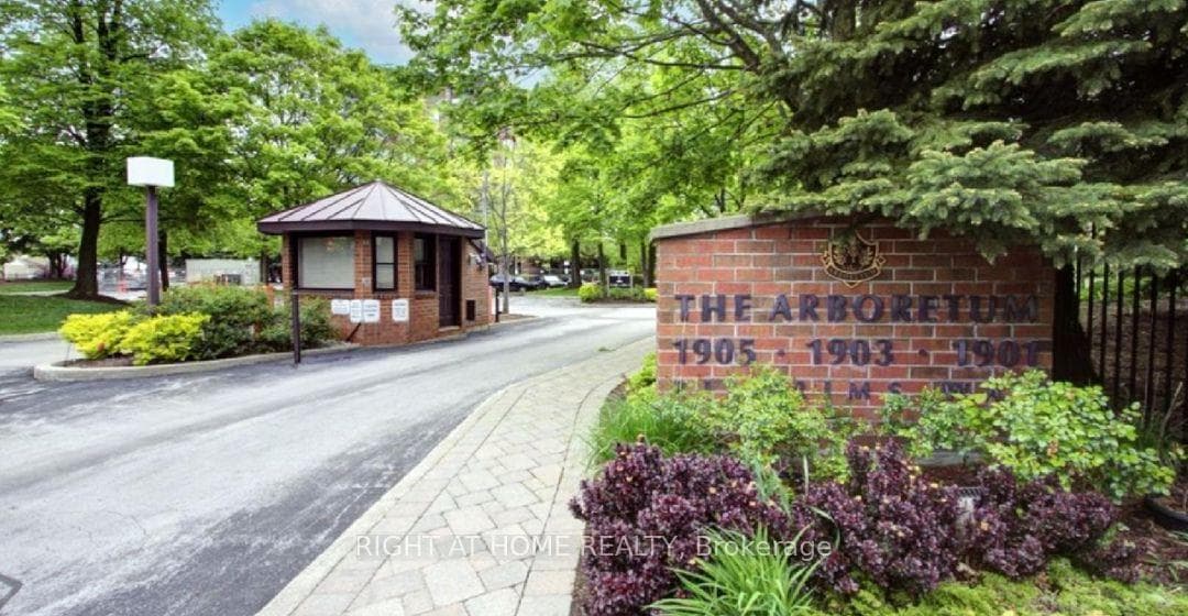 1901 Pilgrims Way Unit 301, Oakville, ON L6M 2W9 - Photo 1