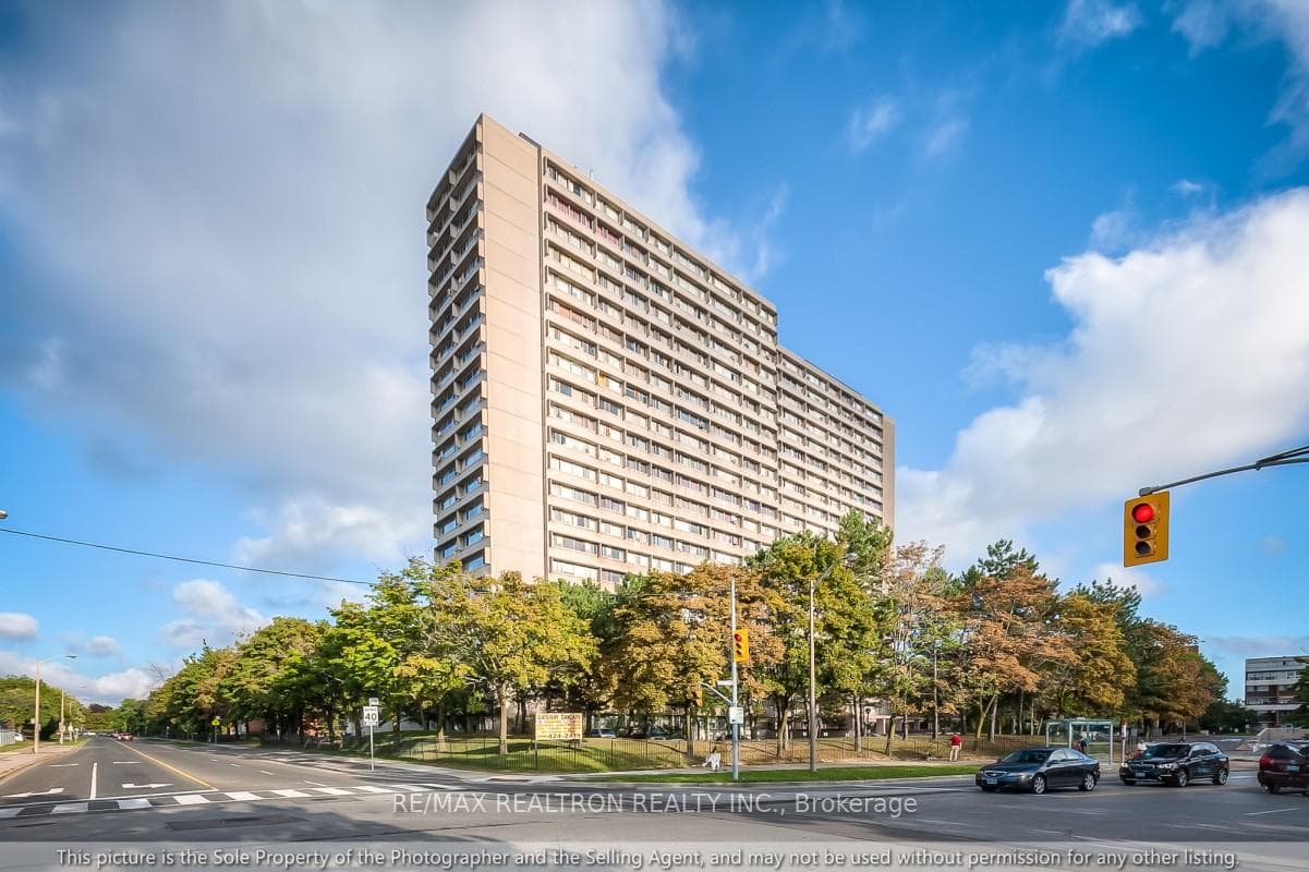 100 Leeward Glenway Unit 1401, Flemingdon Park / Don Mills, ON M3C 2Z1 - Photo 1