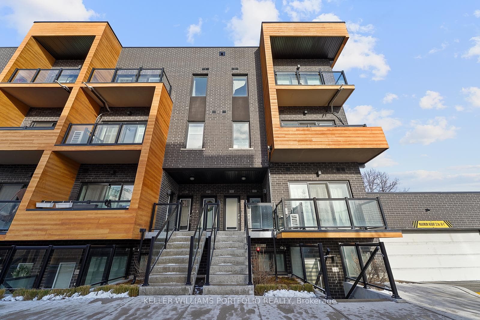 1145 Journeyman Lane Unit 245, Mississauga, ON L5J 0B5 - Photo 1