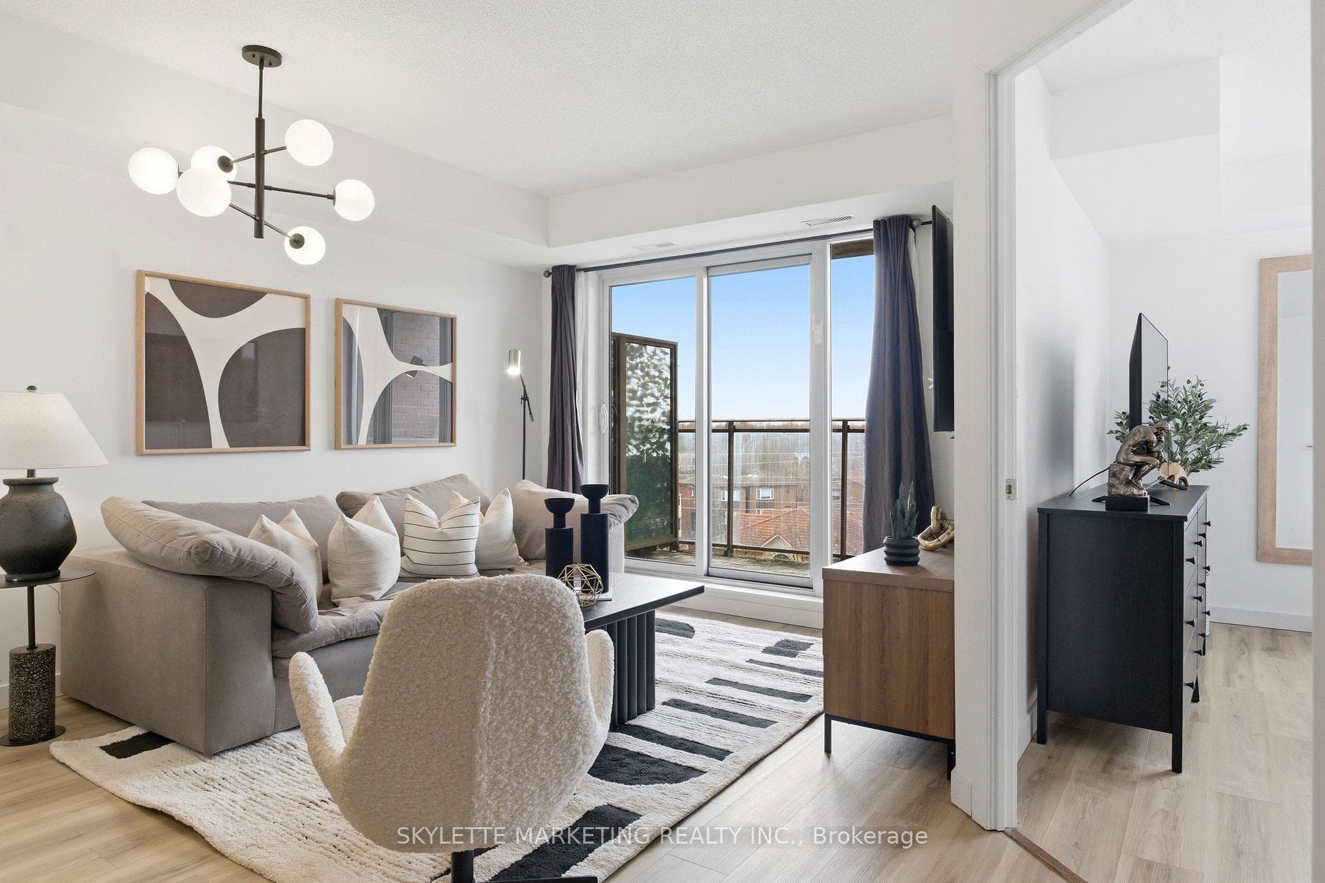 801 Sheppard Avenue Unit 701, North York (Bathurst Manor / Clanton Park), ON M3H 0A8 - Photo 1