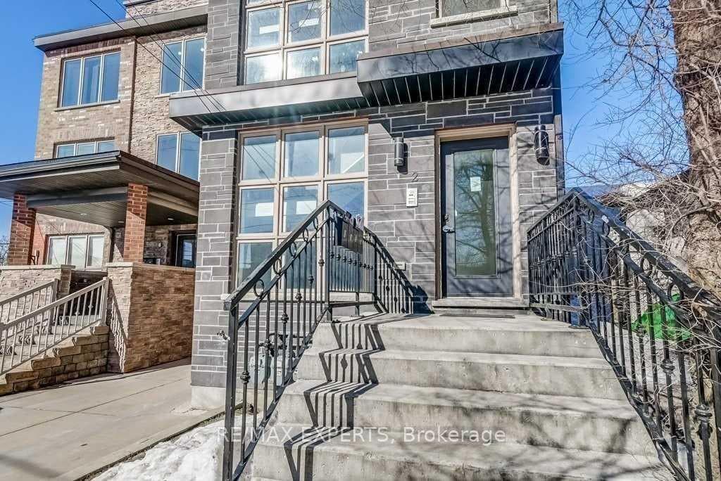 2 Hyde Avenue Unit Upper, Keelesdale / Eglinton West, ON M6M 1J3 - Photo 1