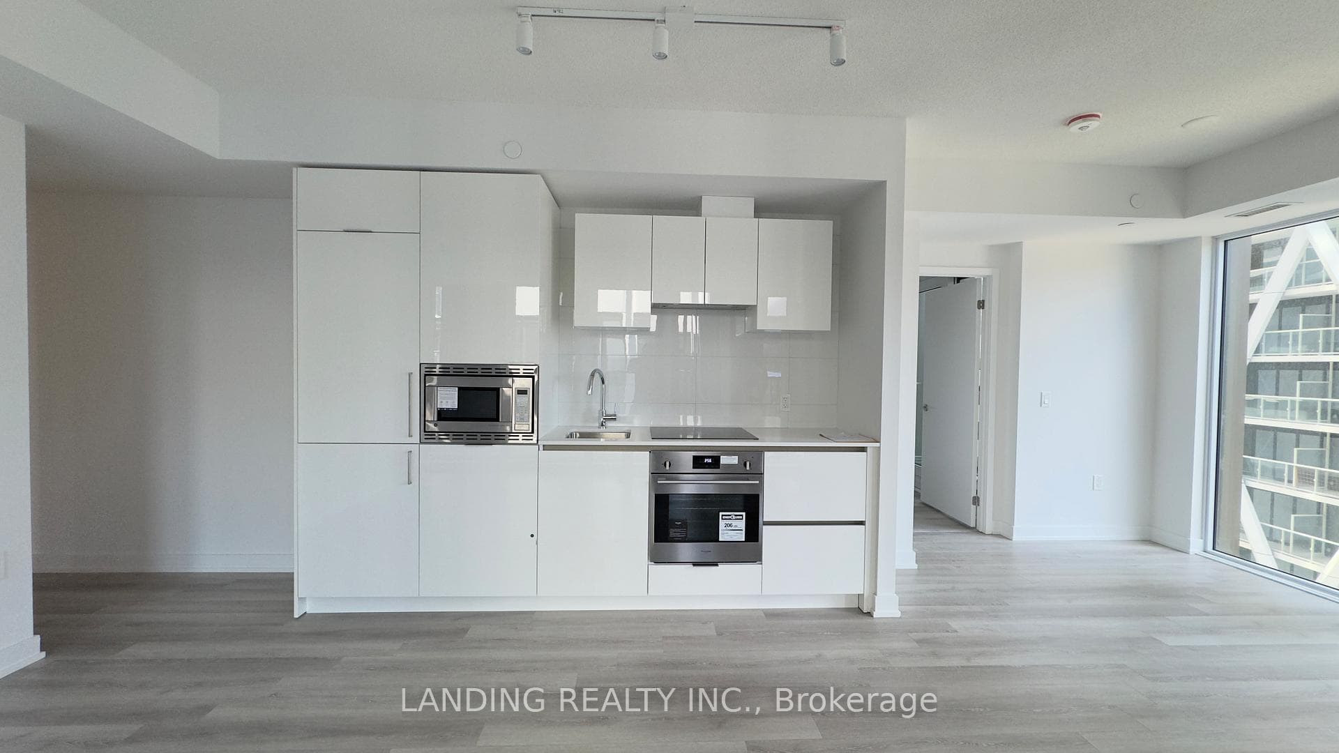 238 Simcoe Street Unit 1708, Downtown Toronto / Waterfront, ON M5T 0E2 - Photo 1