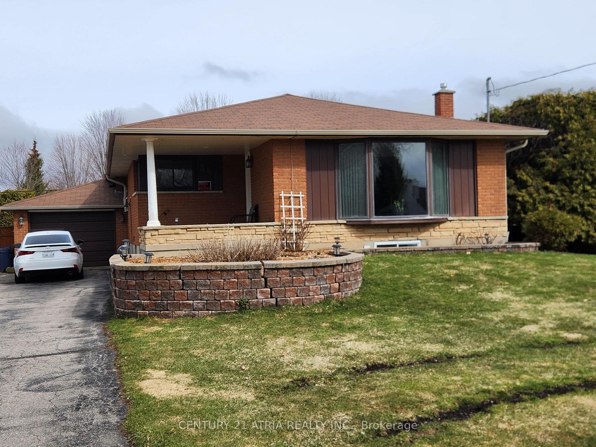 366 Meadow Street Unit Upper, Oshawa, ON L1L 1A4 - Photo 1