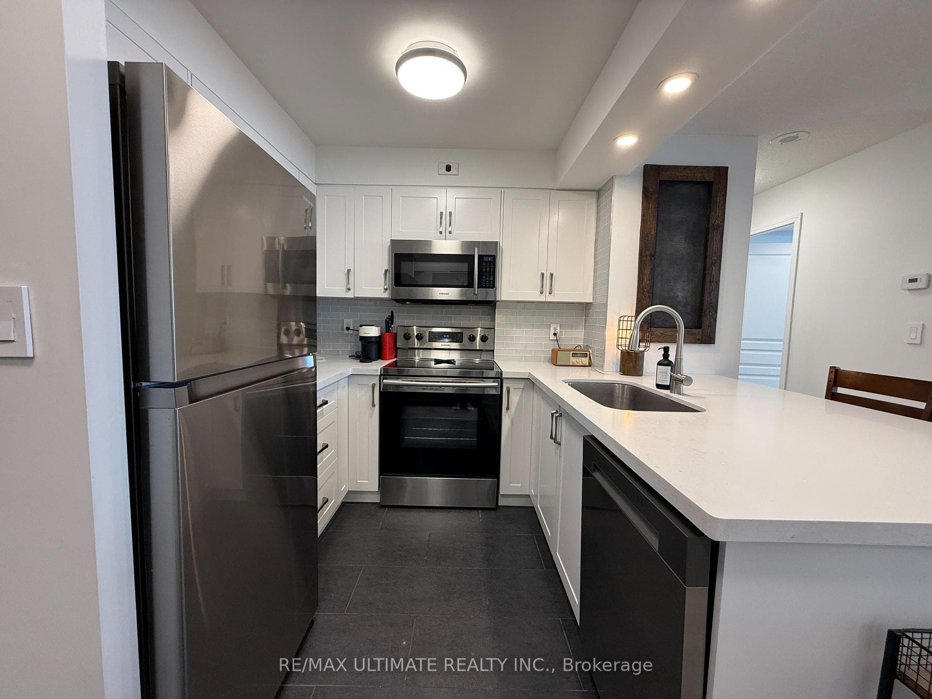 1765 Queen Street Unit 312, The Beaches / Upper Beaches, ON M4L 3Z2 - Photo 1