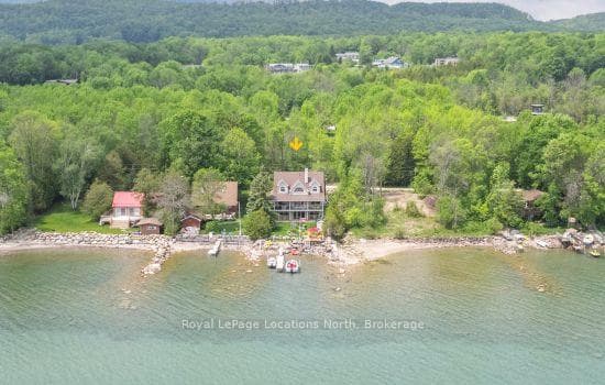 Welcome to Waterfront Living at Sunnyside Beach