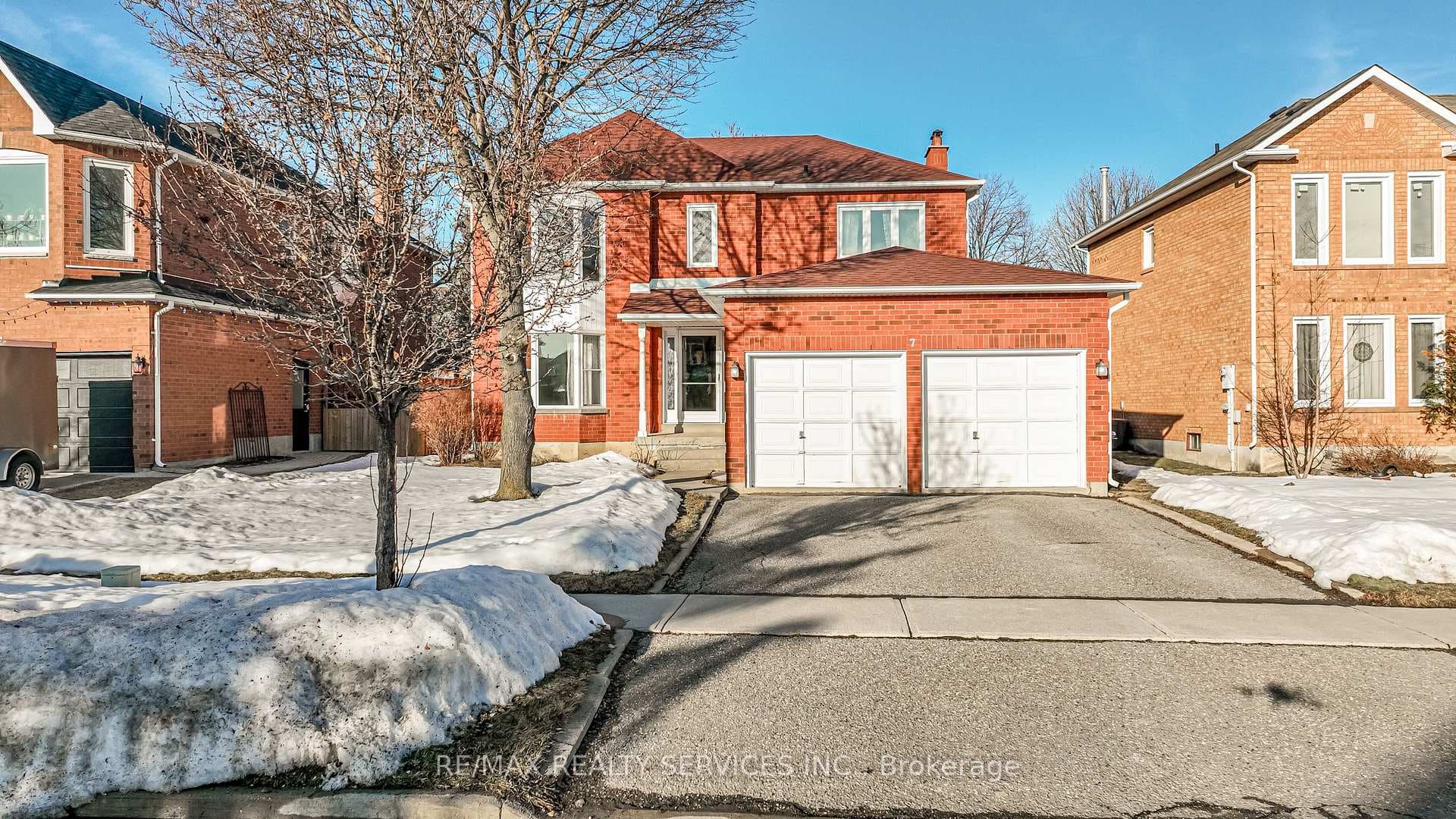 7 Laidlaw Avenue, Brampton, ON L6S 5W1 - Photo 1