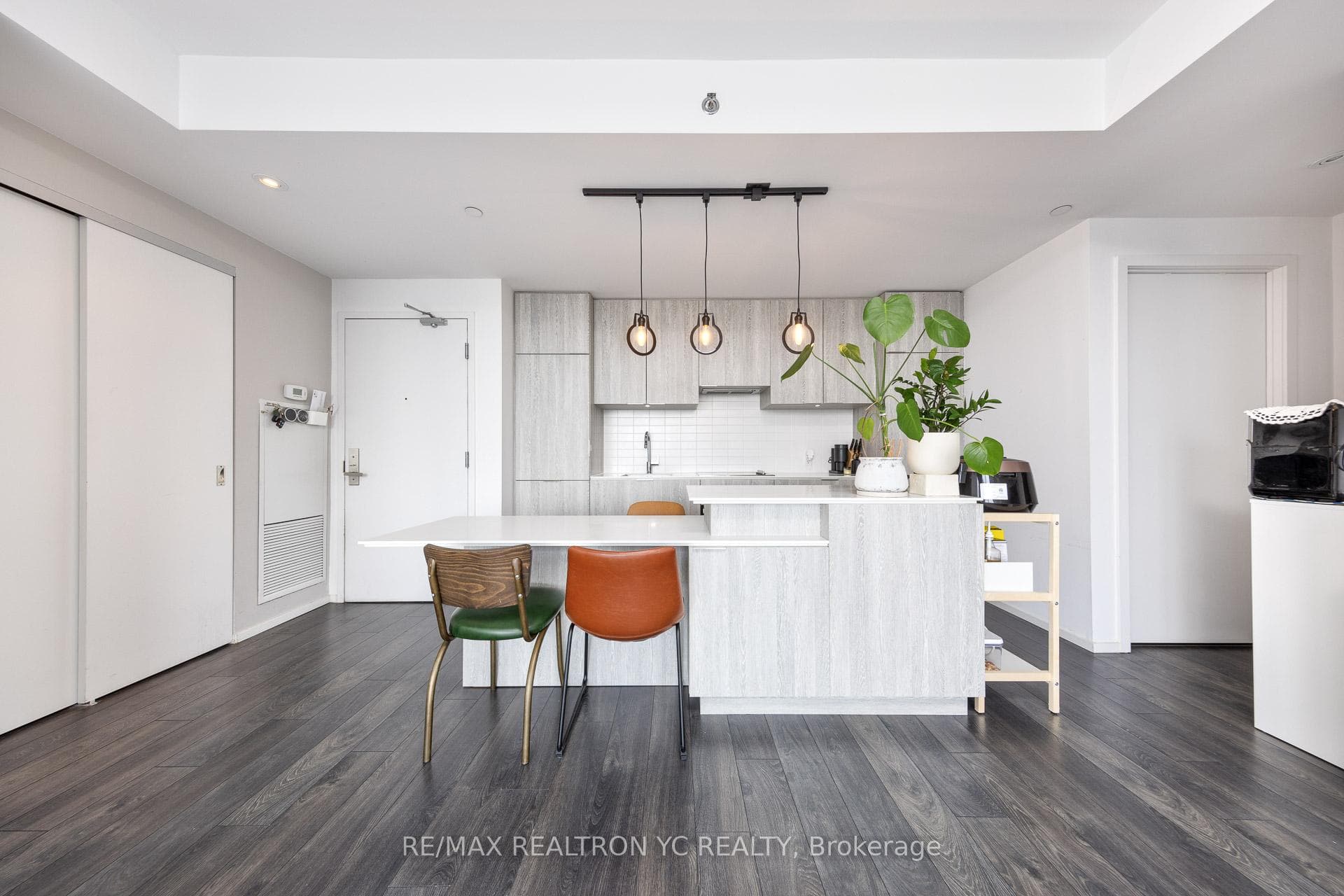 5 St Joseph Street Unit 4007, Toronto C01