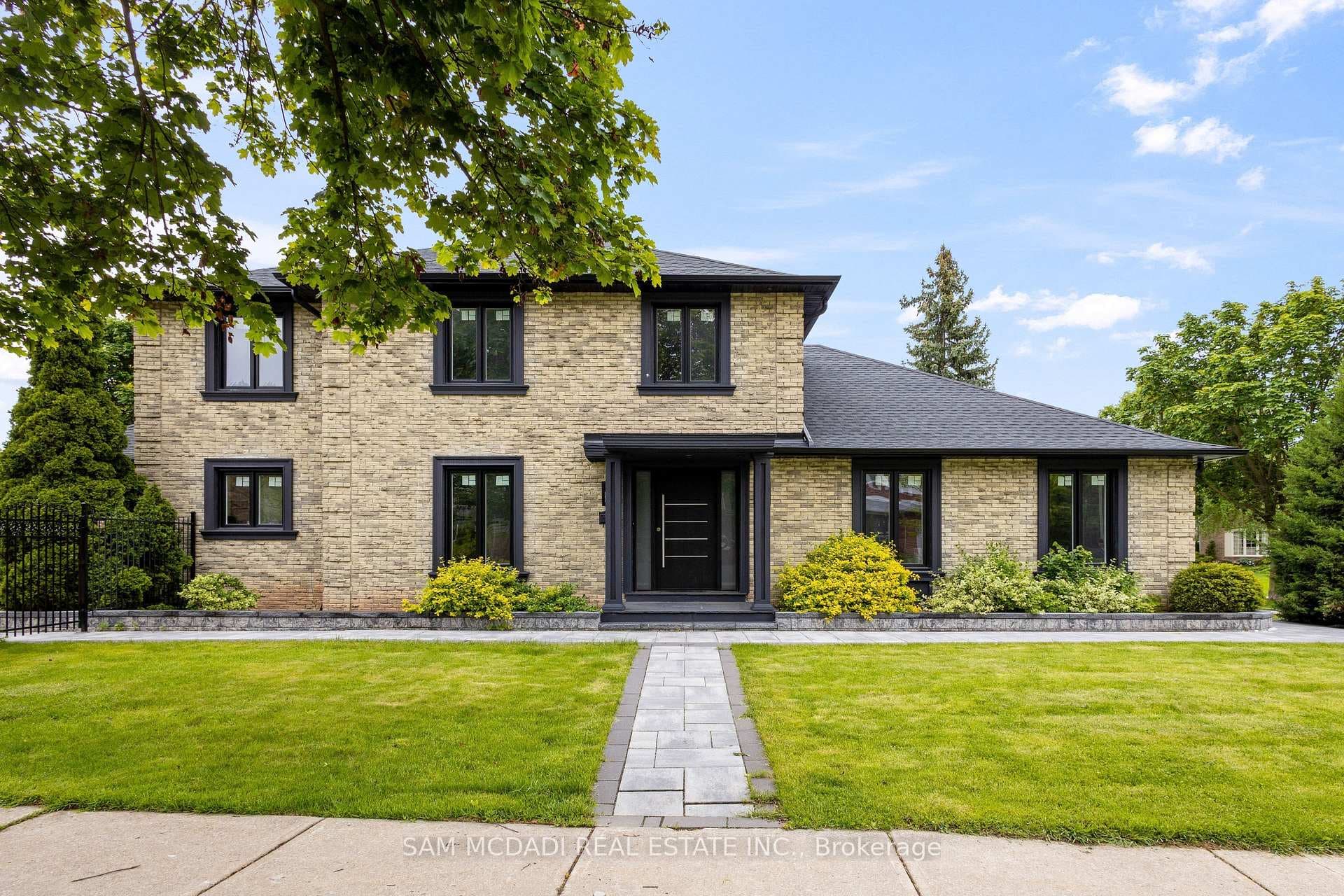 2535 Robin Drive, Mississauga, ON L5K 2G2 - Photo 1