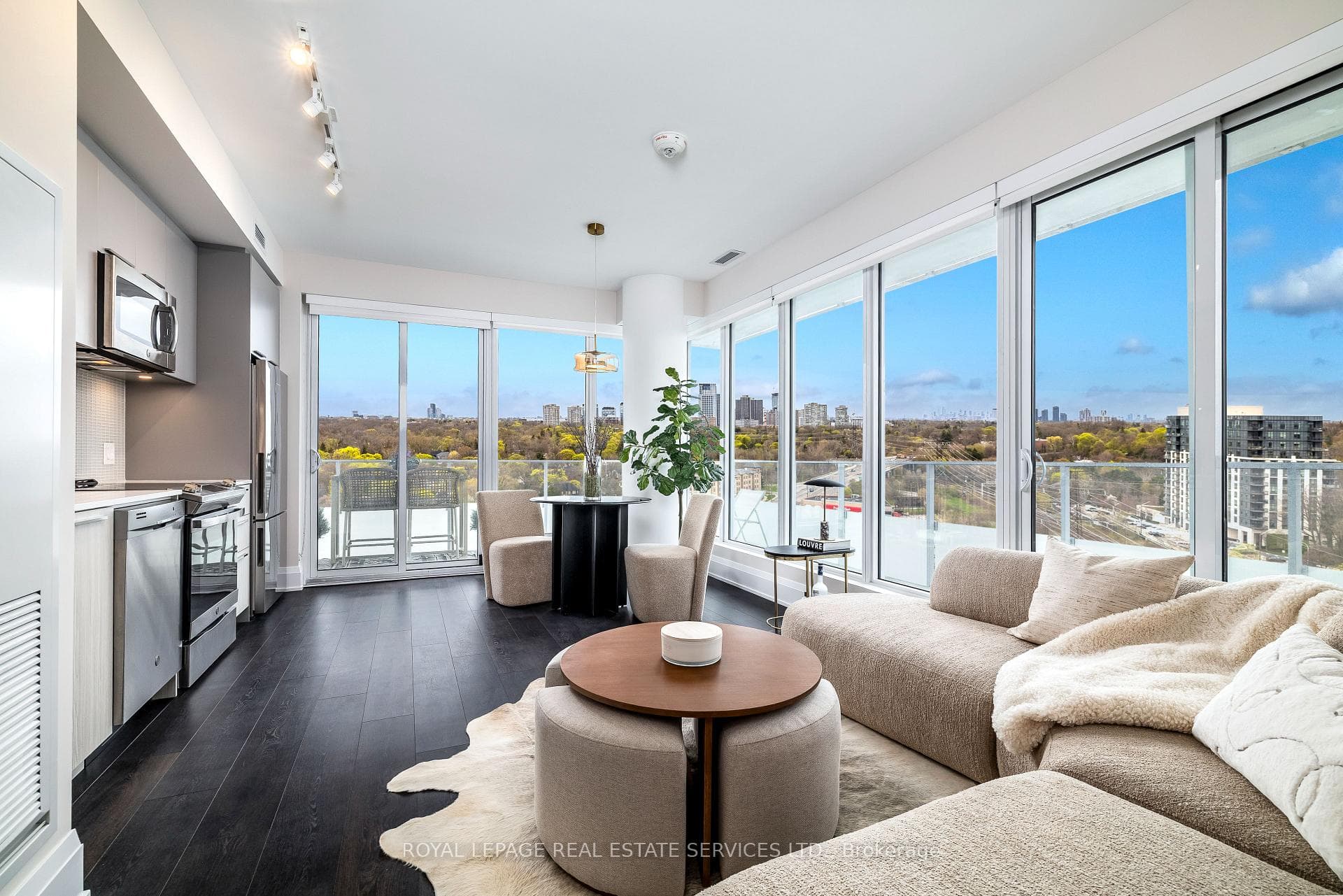 20 Brin Drive Unit 1402, Etobicoke (Islington / Rexdale), ON M8X 0B2 - Photo 1