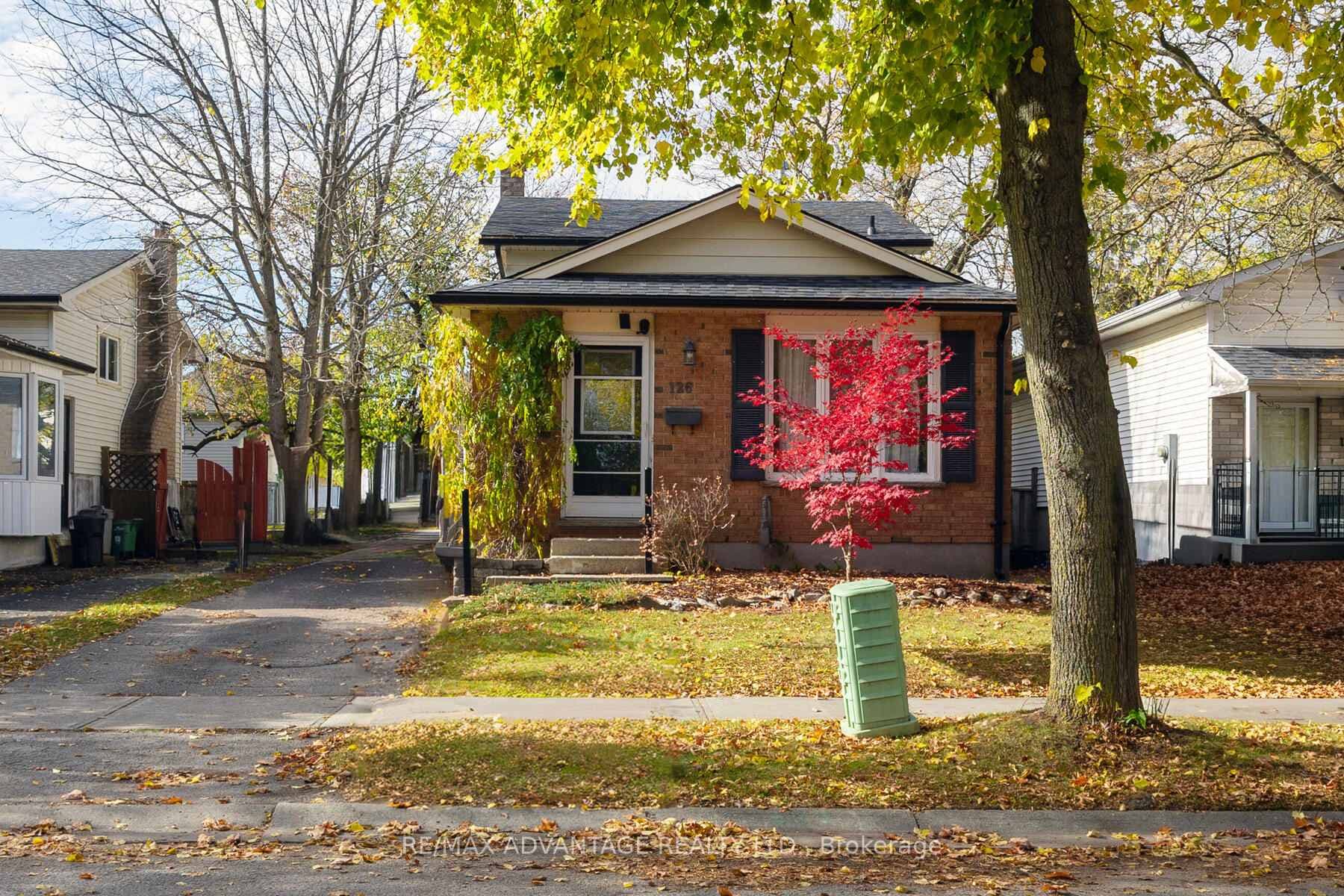 126 Olympic Crescent, London North