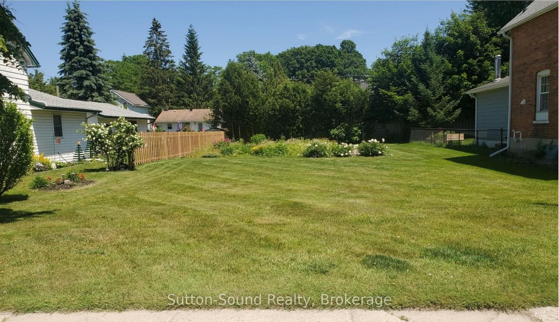 863 5th Avenue, Owen Sound, ON N4K 5A5 - Photo 1