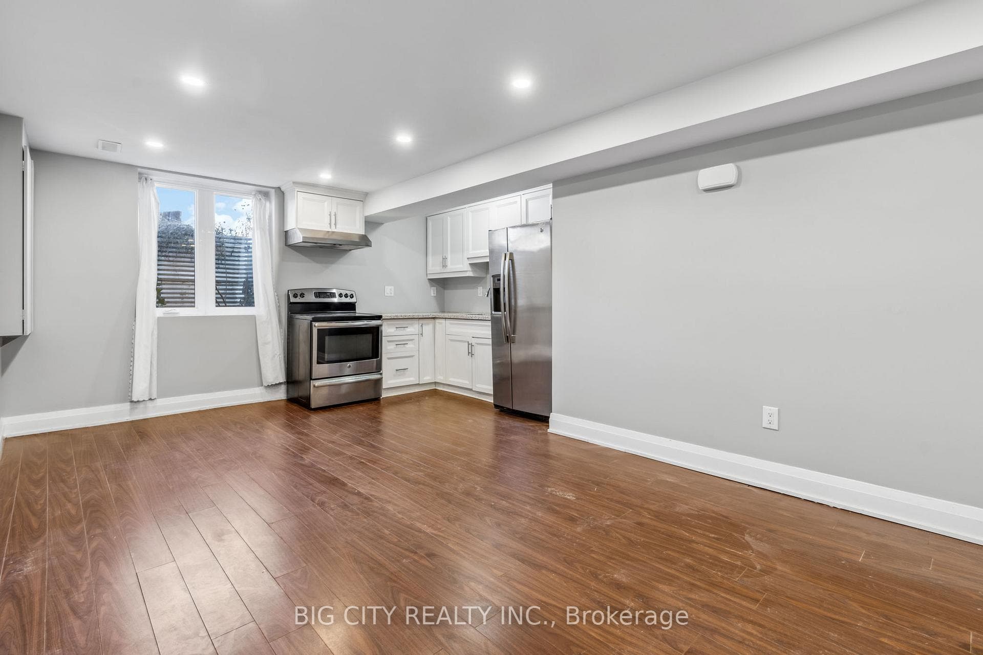 465A Cosburn Avenue Unit Bsmt, Danforth / East York, ON M4J 2N5 - Photo 1