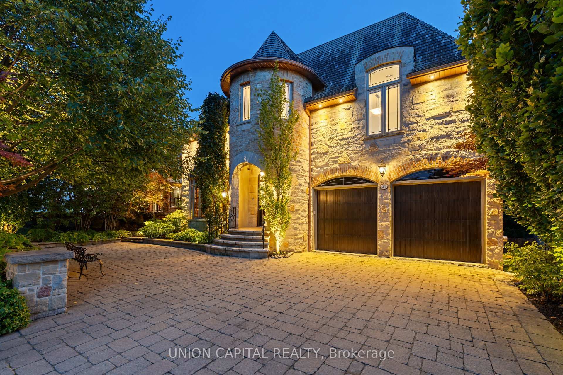 45 Gordon Road, Bridle Path / York Mills / Hoggs Hollow, ON M2P 1E2 - Photo 1
