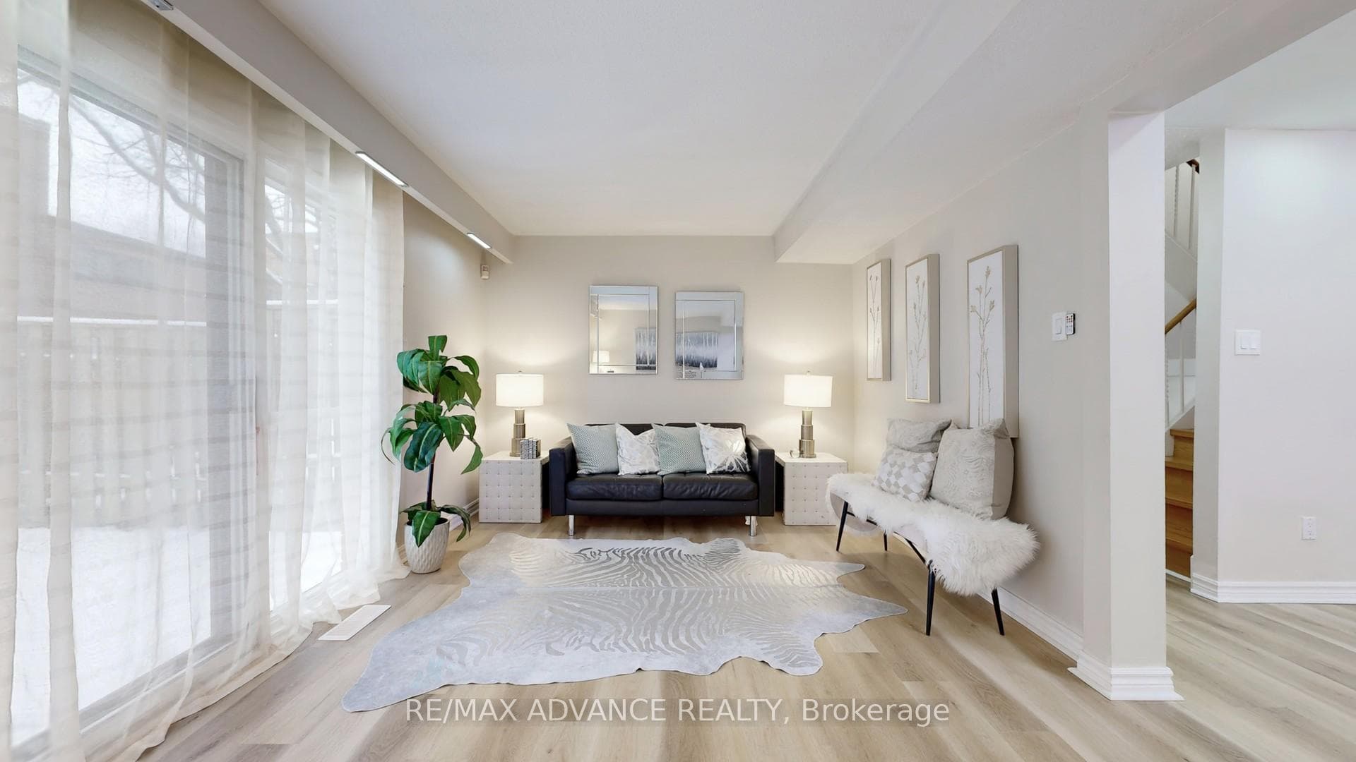 4 Frosty Meadoway Mews, Hillcrest Village / Bayview Village, ON M2H 2V6 - Photo 1