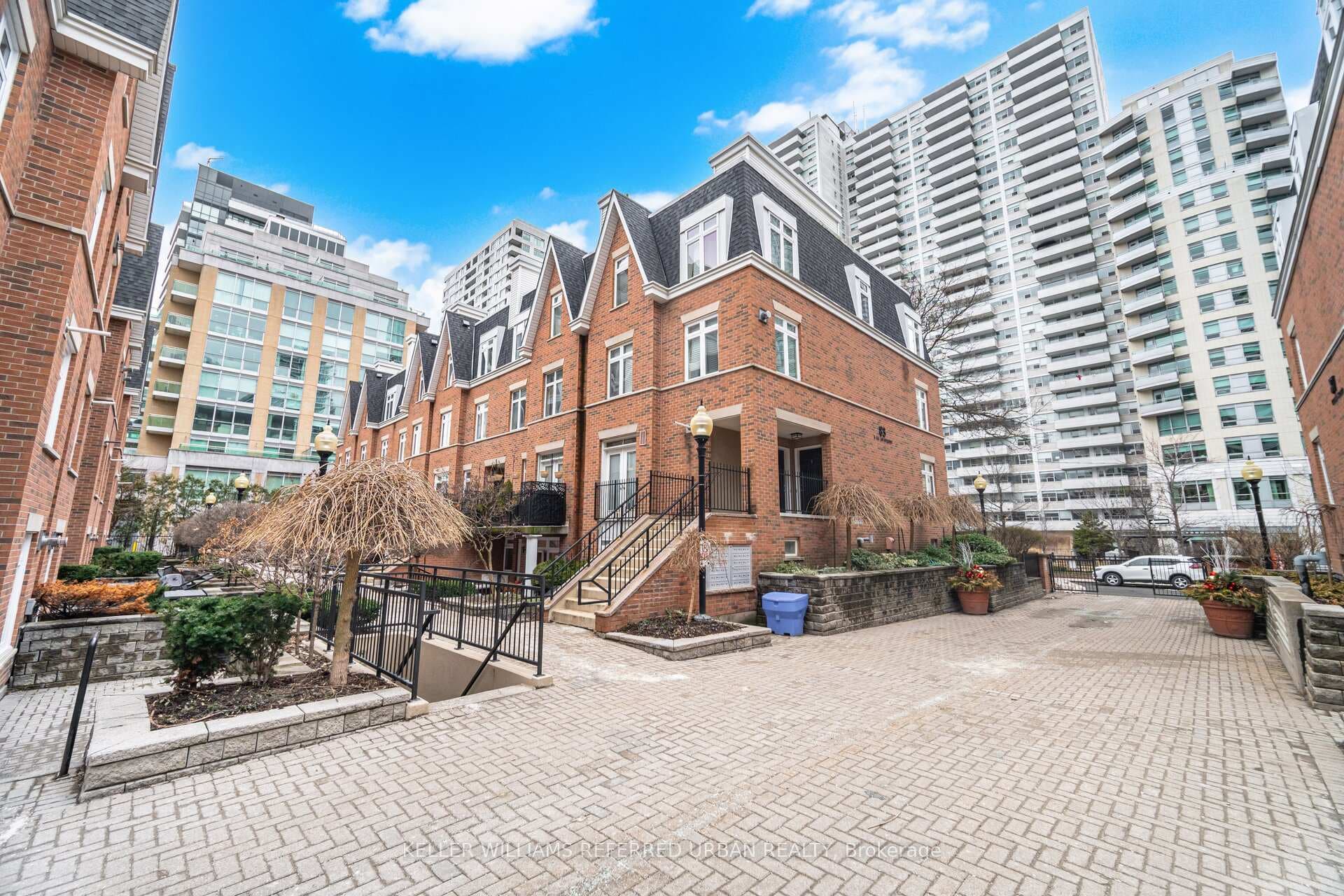 83 Lillian Street Unit 25, Leaside / Davisville, ON M4S 2H7 - Photo 1