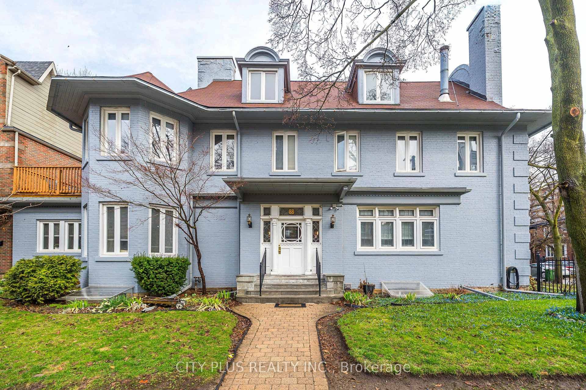 88 Lowther Avenue Unit 102, Toronto C02