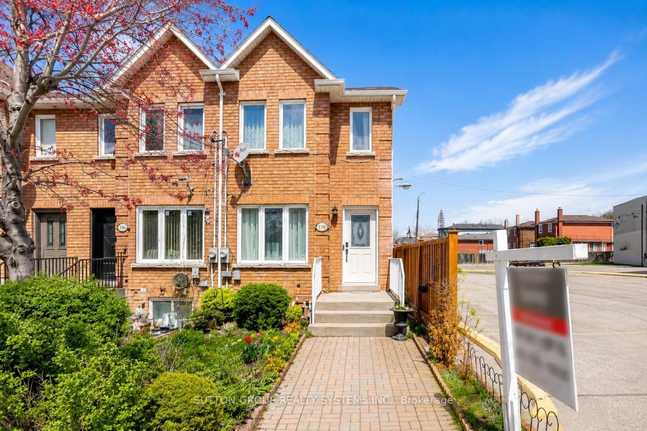 2138 Eglinton Avenue, York / Weston, ON M6E 2K8 - Photo 1