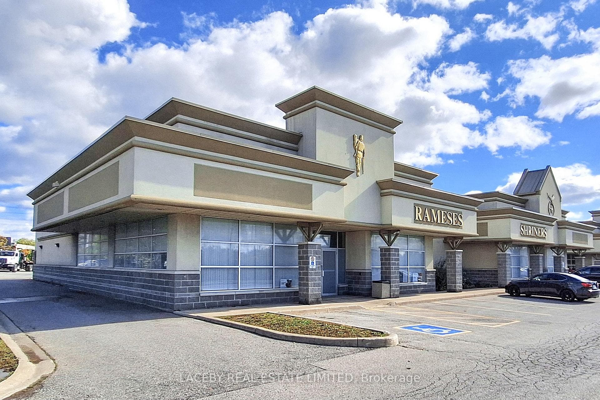 126 Queens Plate Drive Unit 15, Etobicoke (West Mall / Rexdale), ON M9W 0B4 - Photo 1