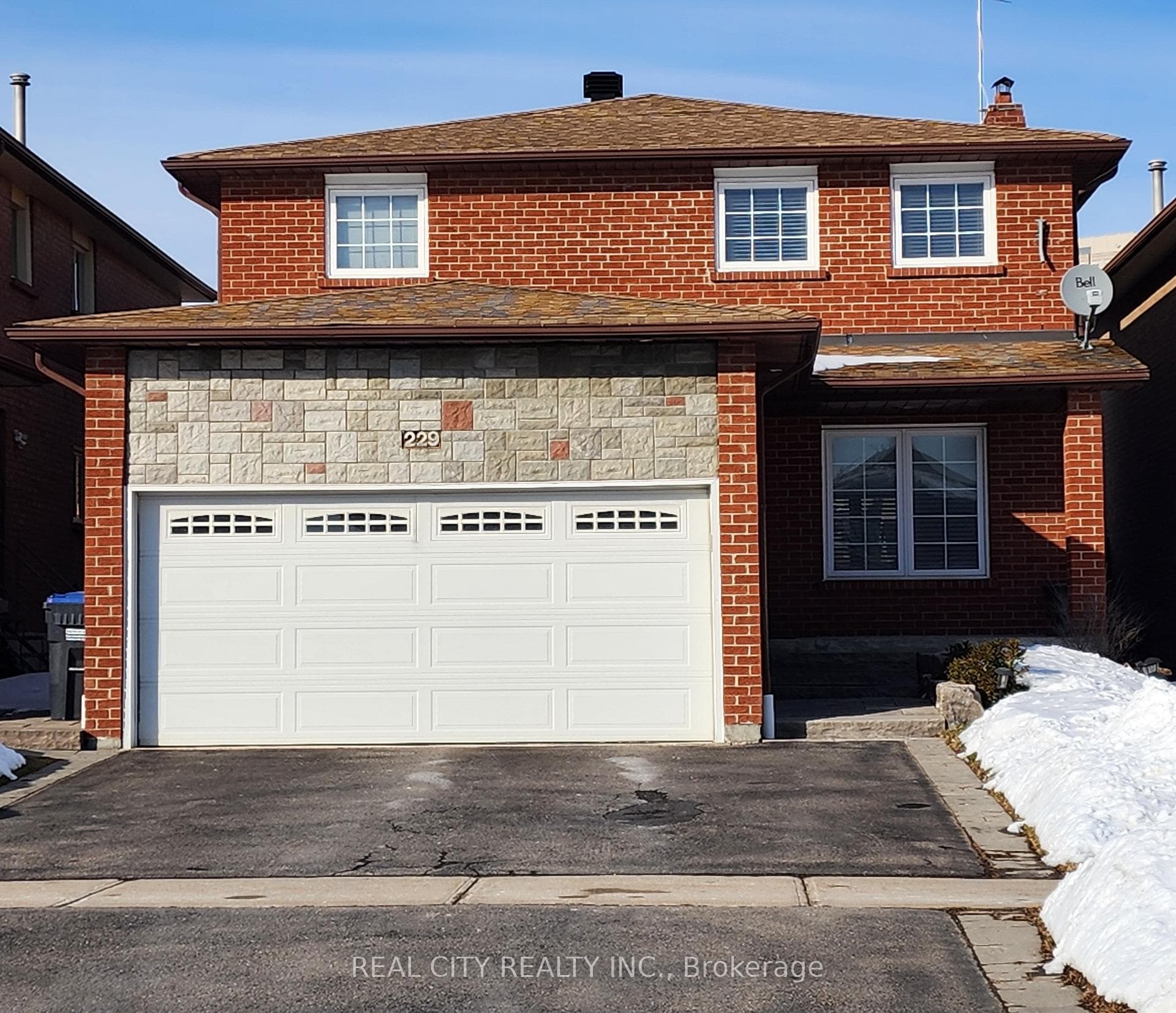 229 Kingsbridge Garden Circle, Mississauga, ON L5R 1L4 - Photo 1