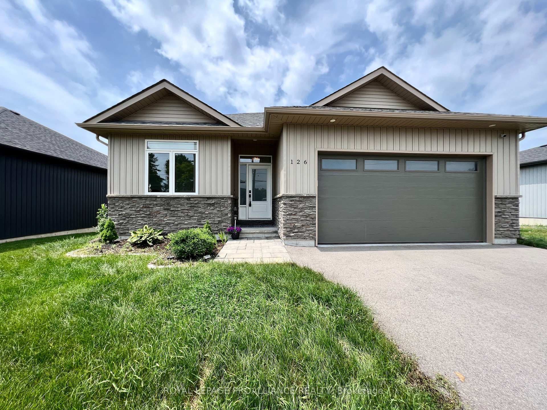 126 Centre Street, Belleville, ON K8N 4W8 - Photo 1