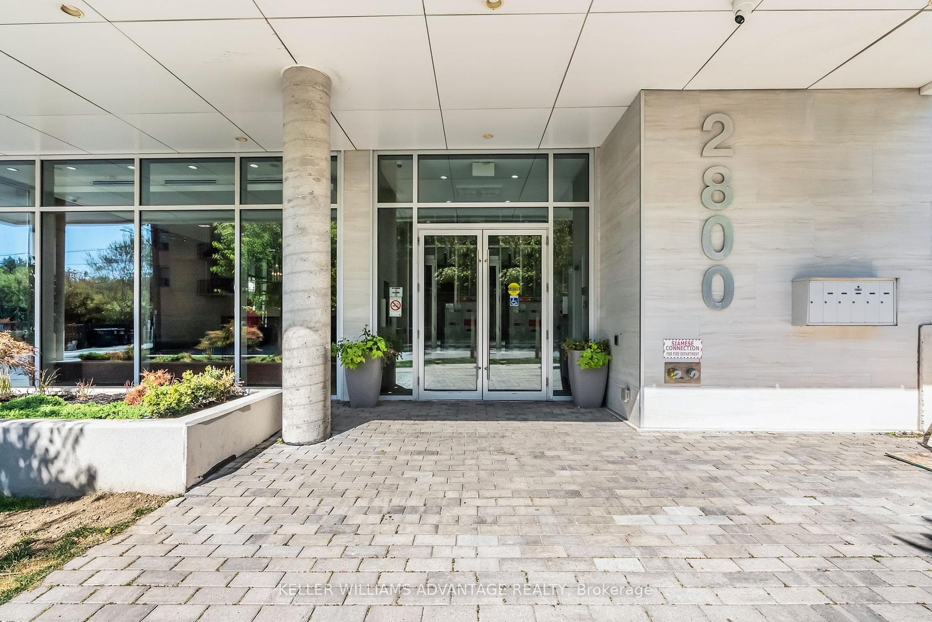 2800 Keele Street Unit 813, Downsview / Black Creek, ON M3M 2G4 - Photo 1