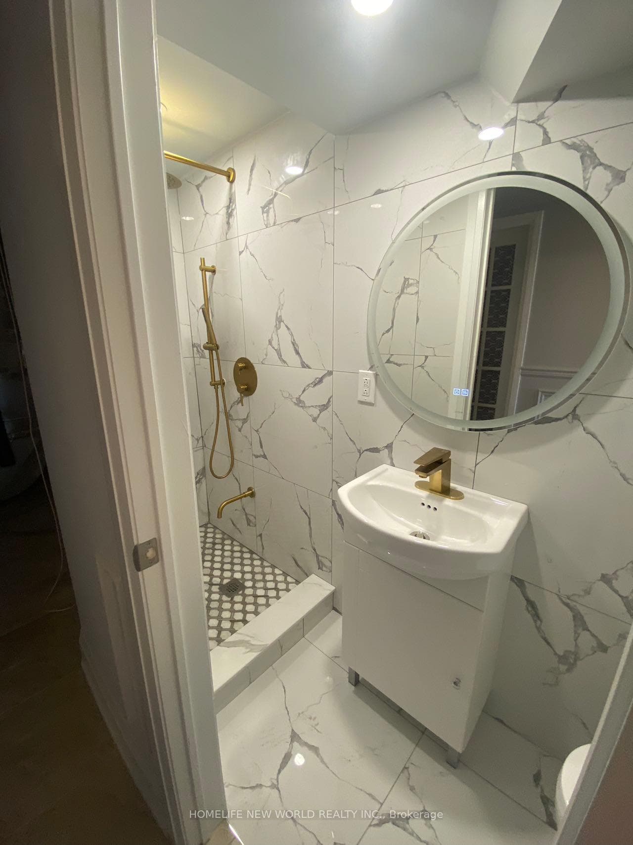 15 Kenneth Wood Crescent, Willowdale / Newtonbrook, ON M2N 0K3 - Photo 1