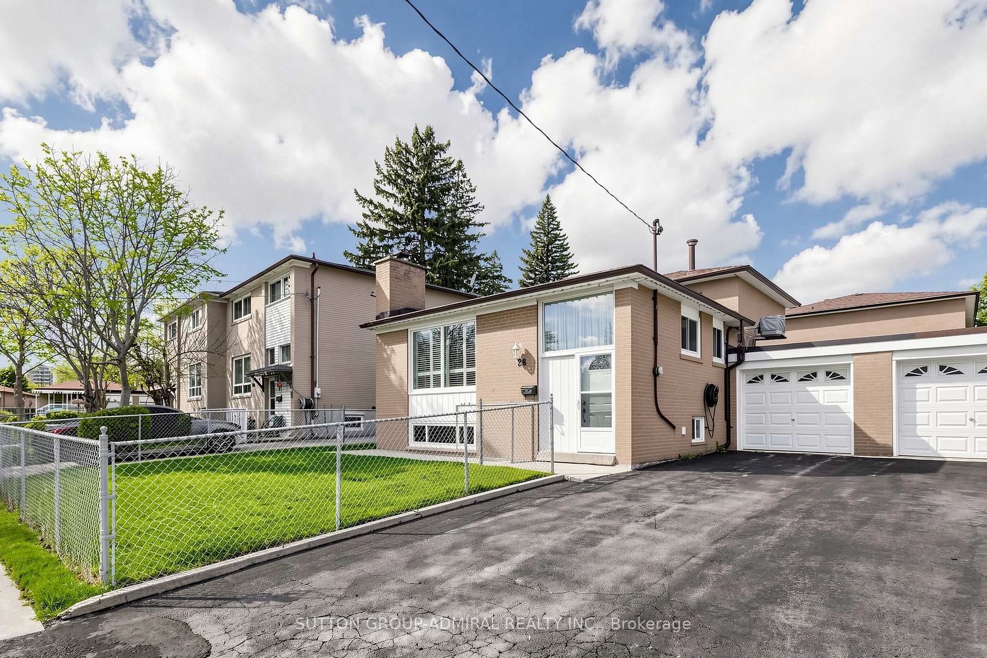 26 Donnalyn Drive, Thornhill / Willowdale, ON M2R 2R8 - Photo 1