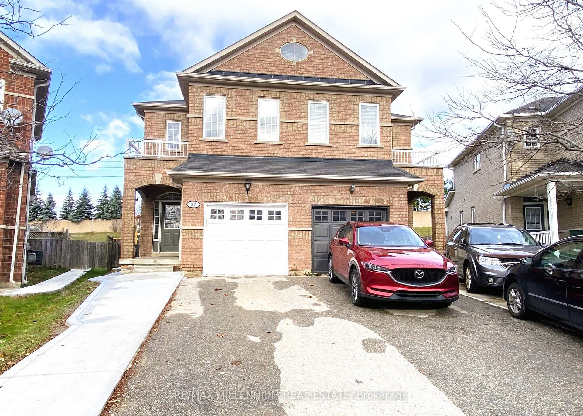 37 Seahorse Avenue, Brampton, ON L6V 4N7 - Photo 1