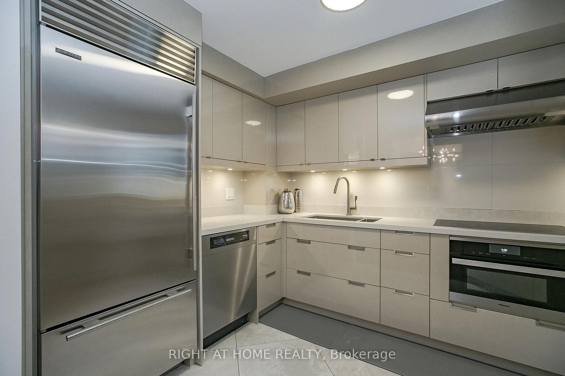 2119 Lake Shore Boulevard Unit 217, Liberty Village / Parkdale / South Parkdale, ON M8V 4E8 - Photo 1