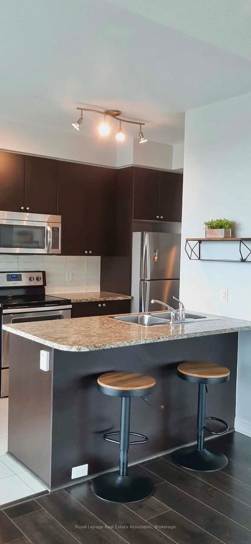339 Rathburn Road Unit 515, Mississauga, ON L5B 0K6 - Photo 1