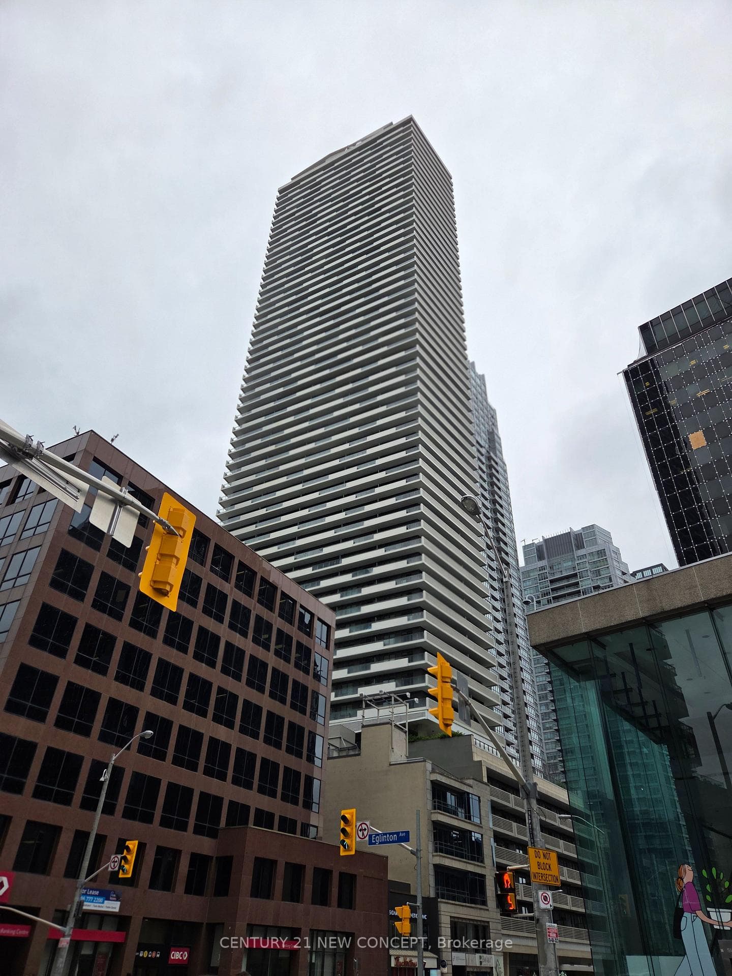 2221 Yonge Street Unit 3603, Leaside / Davisville, ON M4S 2B4 - Photo 1