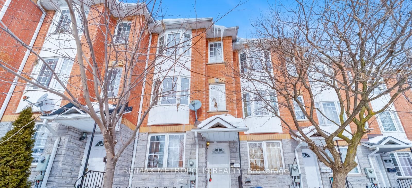 16B Gower Street Unit Main, Danforth / East York, ON M4B 3P5 - Photo 1