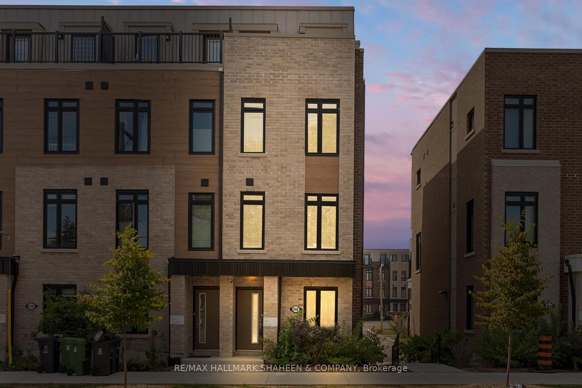 84B Tisdale Avenue, Don Mills / Parkwoods / Victoria Village, ON M4A 0A9 - Photo 1