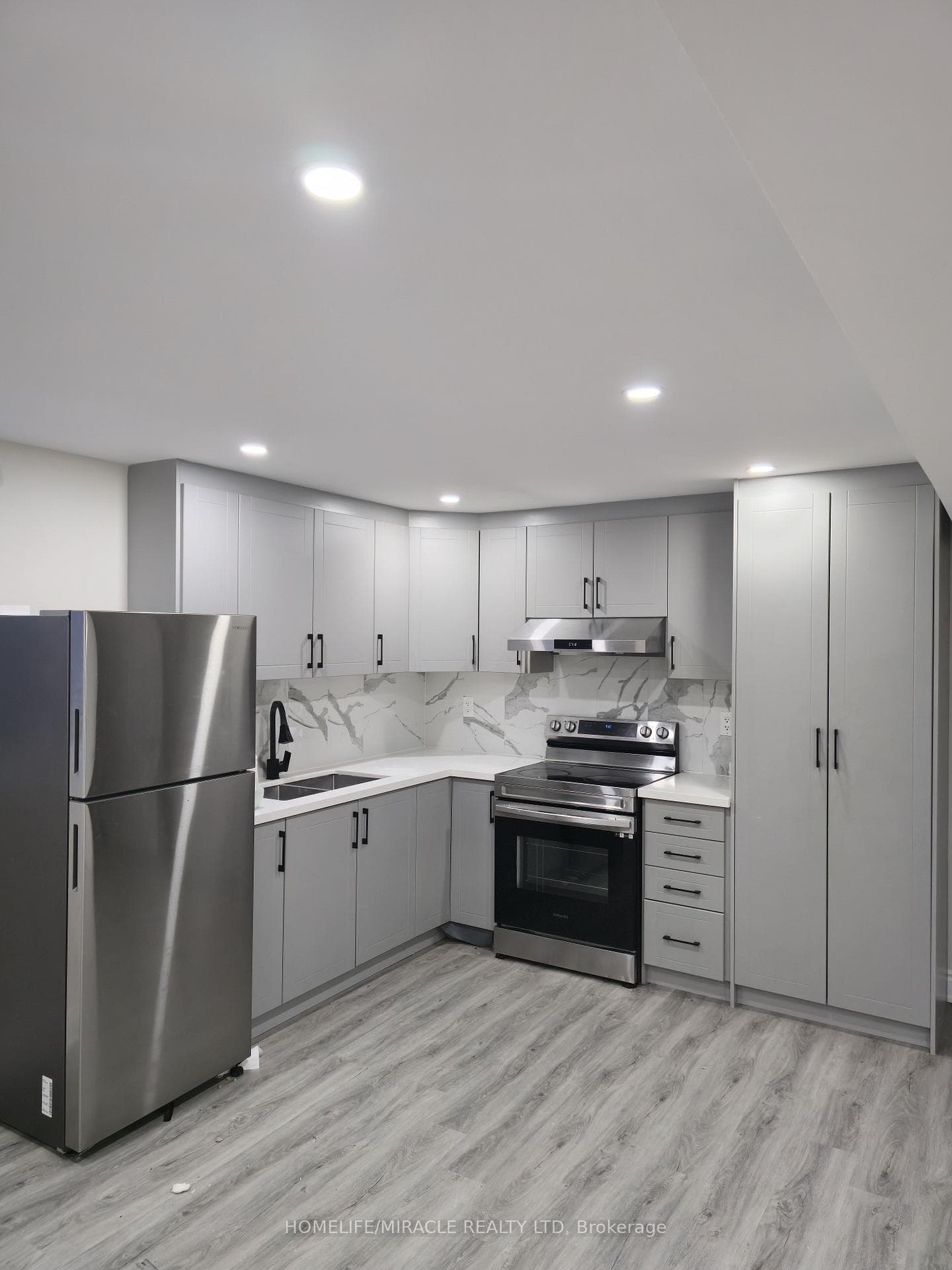 23 Elverton Crescent Unit Basement Apartment, Brampton, ON L7A 4Z4 - Photo 1
